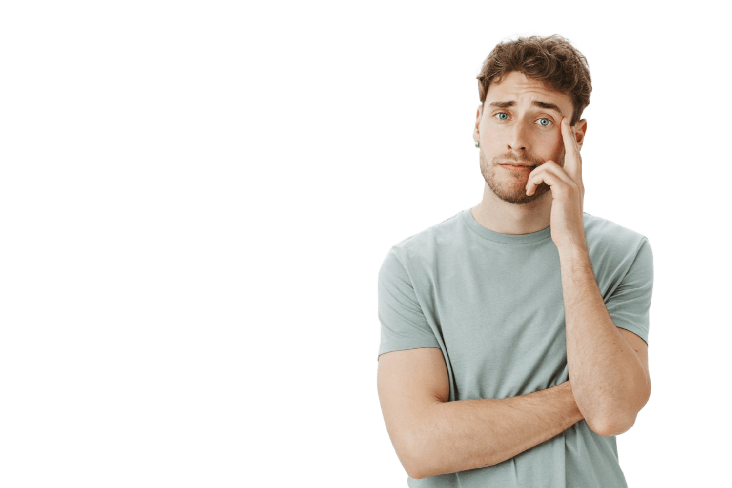 Persona confundida gestionando múltiples marketplaces